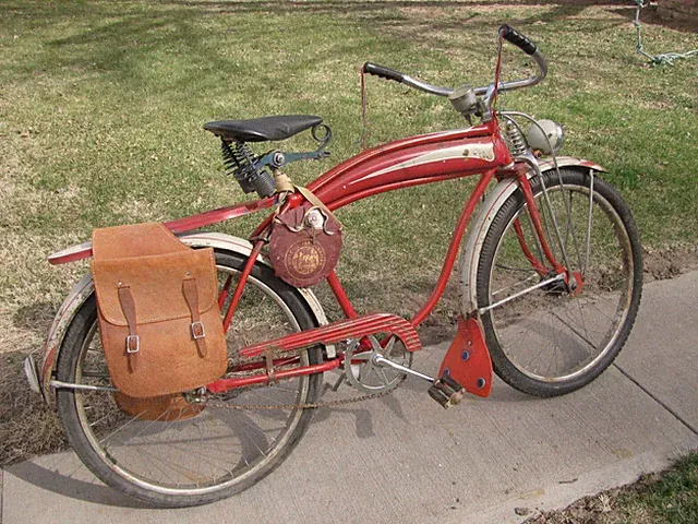 VINTAGE "ULTRA RARE" 1940's "HAWTHORNE" BOYS 26" TANK BICYCLE